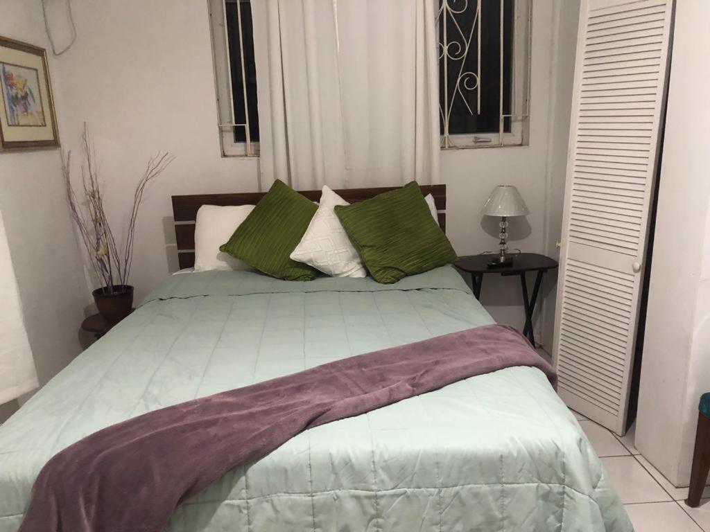 Rhonda's Abode1 And 2
